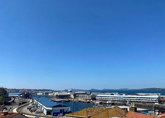 Casco Historico Con Vistas A La Ria